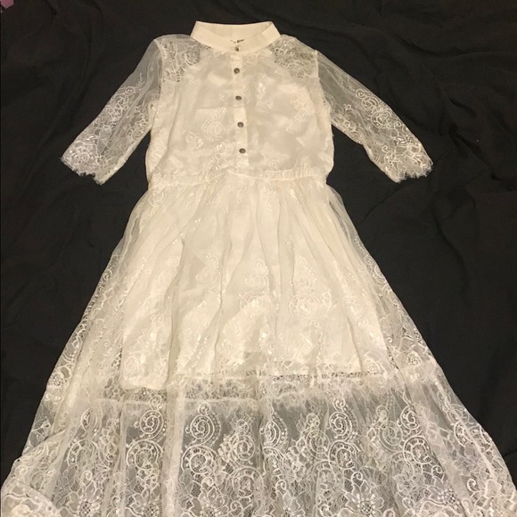 White lace dress - Picture 1 of 5